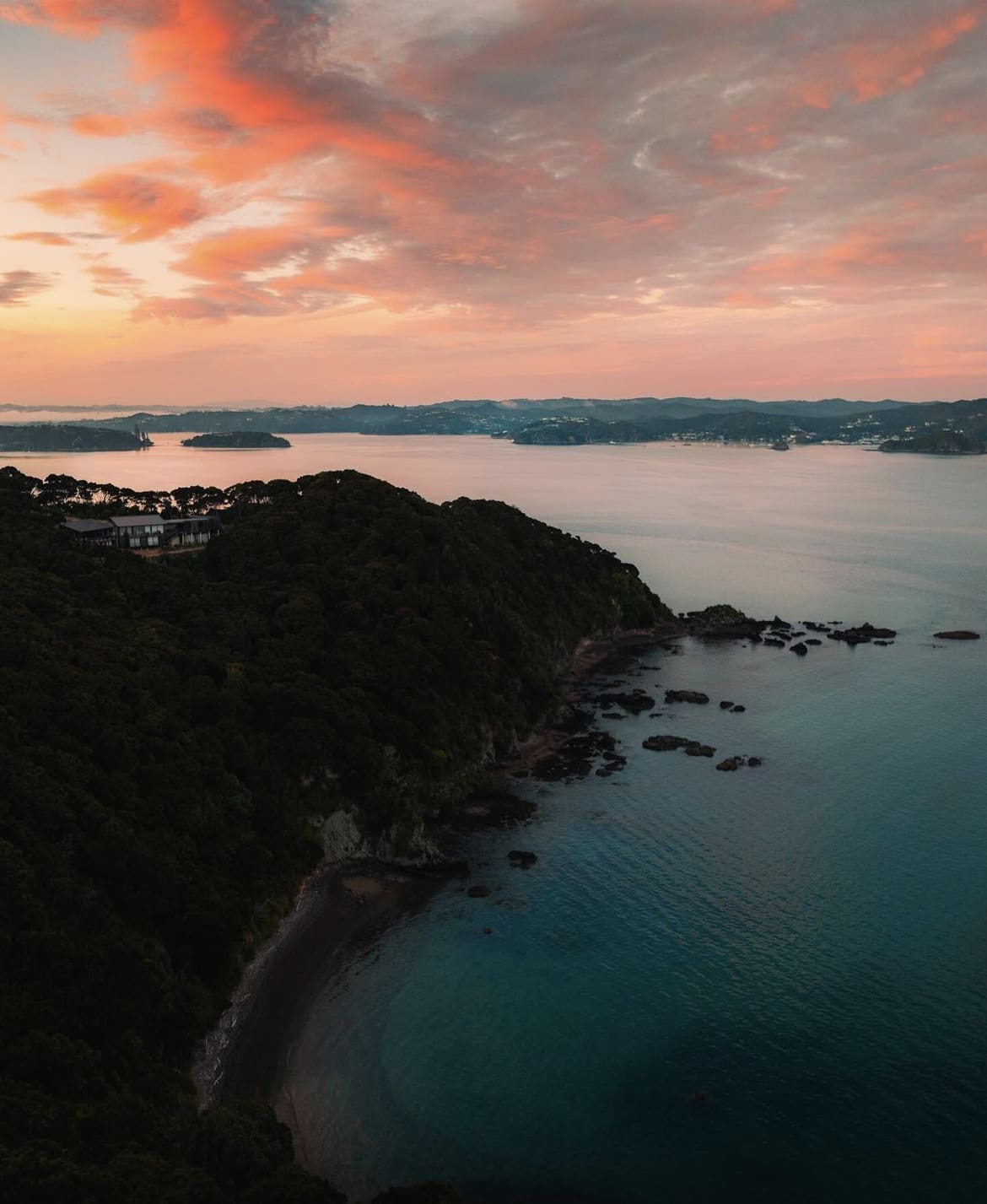 Bay of Islands – A Dolphin Watcher’s Paradise